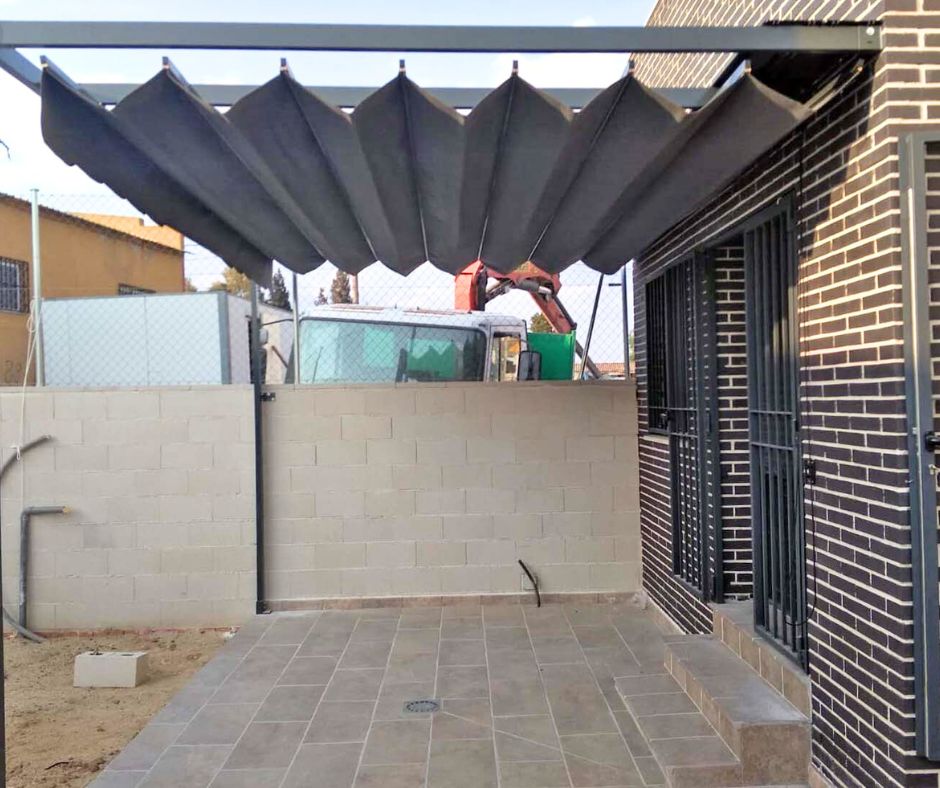 PERGOLA LONA GRIS